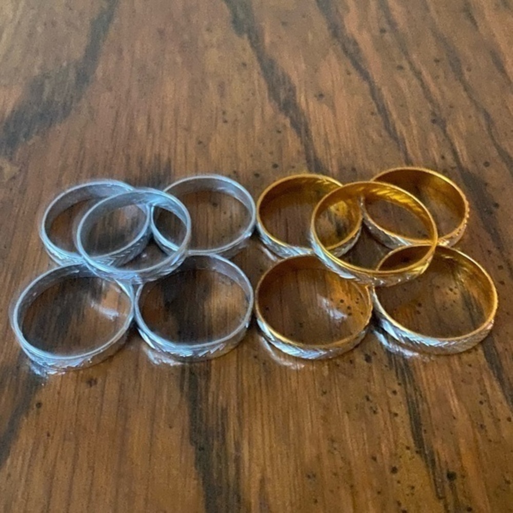 NEW Fine Fashion Unisex Lightweight Aluminum 10 Piece Ring Lot (5 Gold/5 Silver)